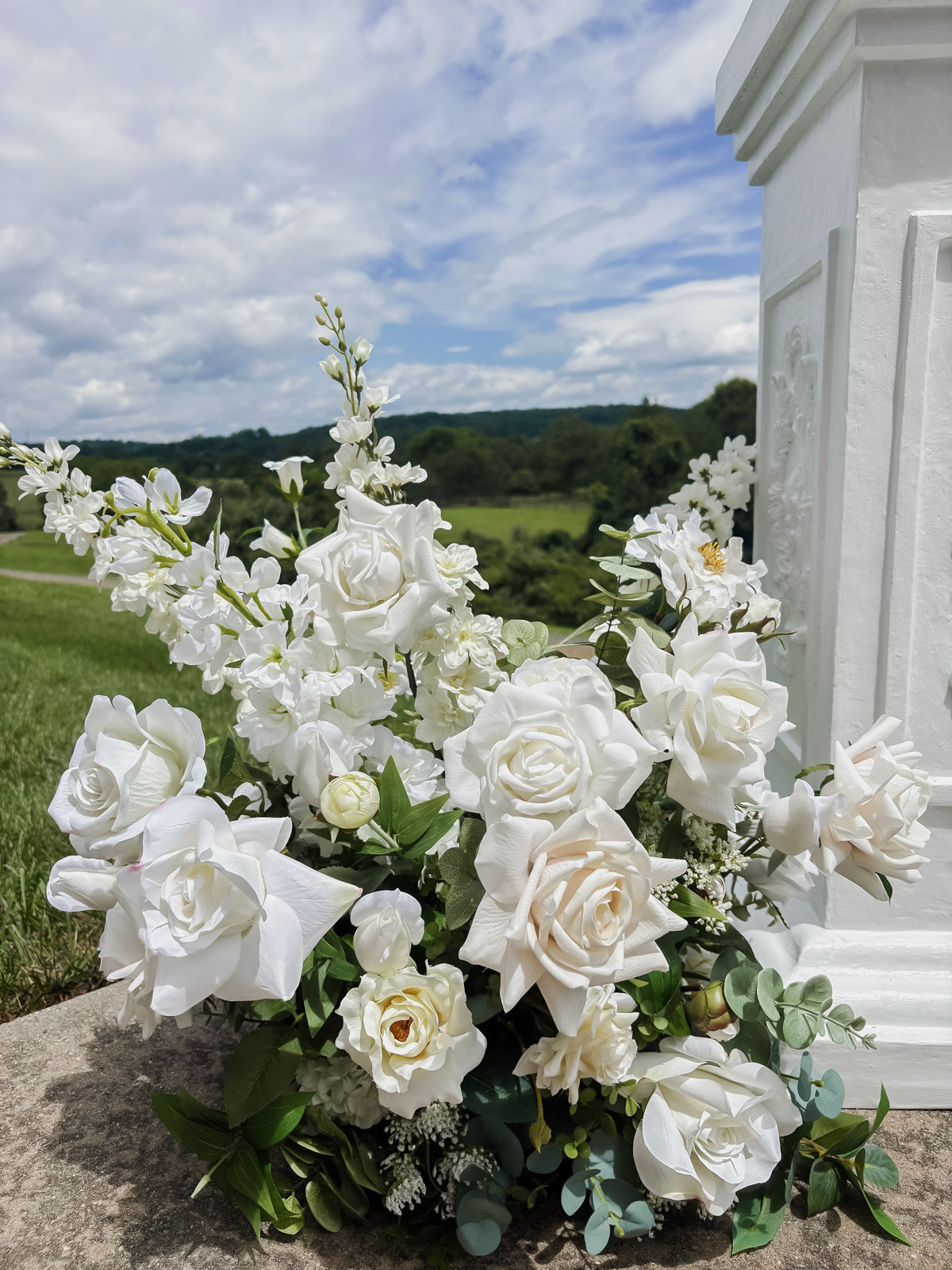 Ivory Garden Aisle Flowers (Individual)