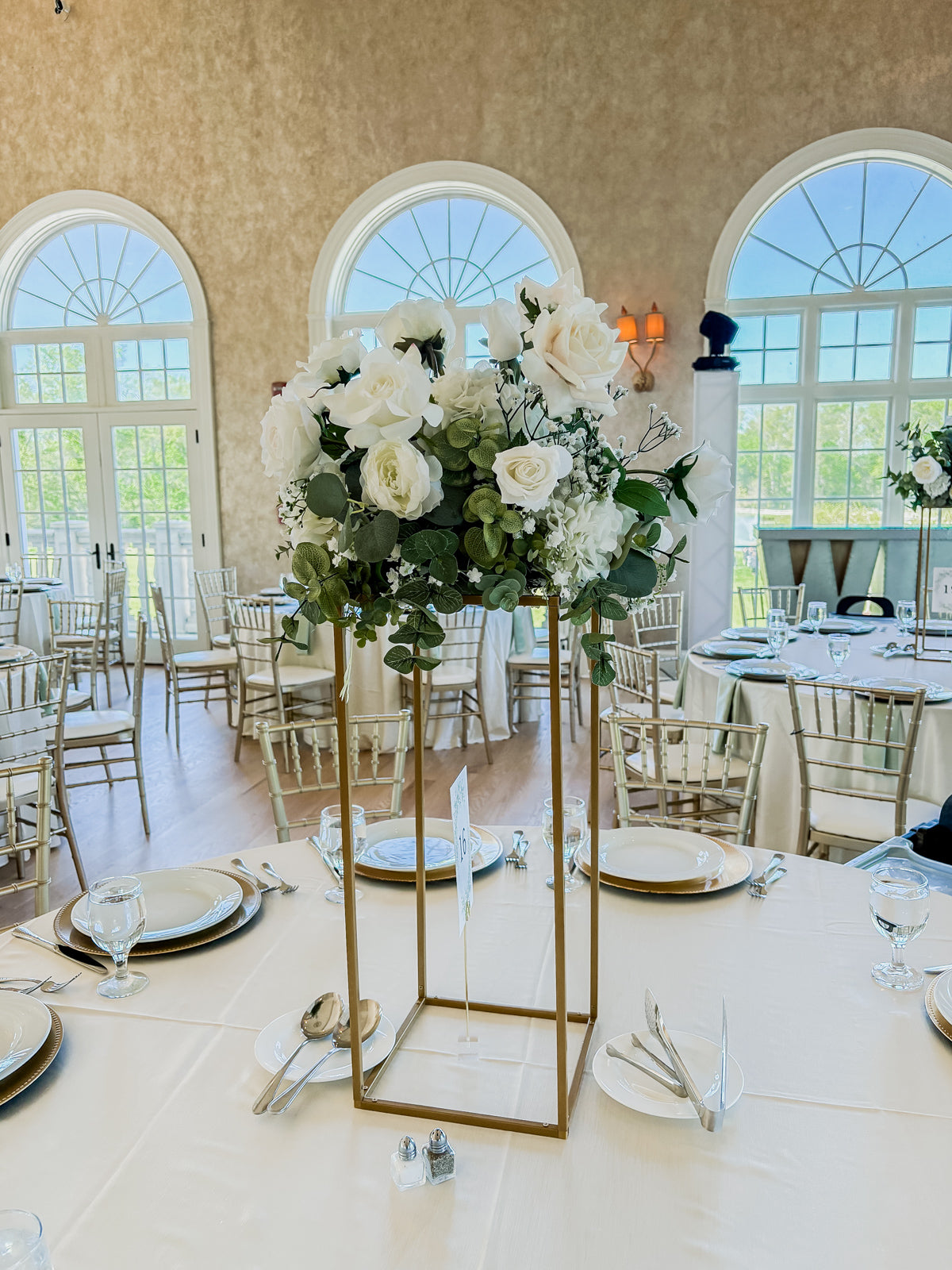 Ivory Garden Raised Centerpieces (Individual Rental)