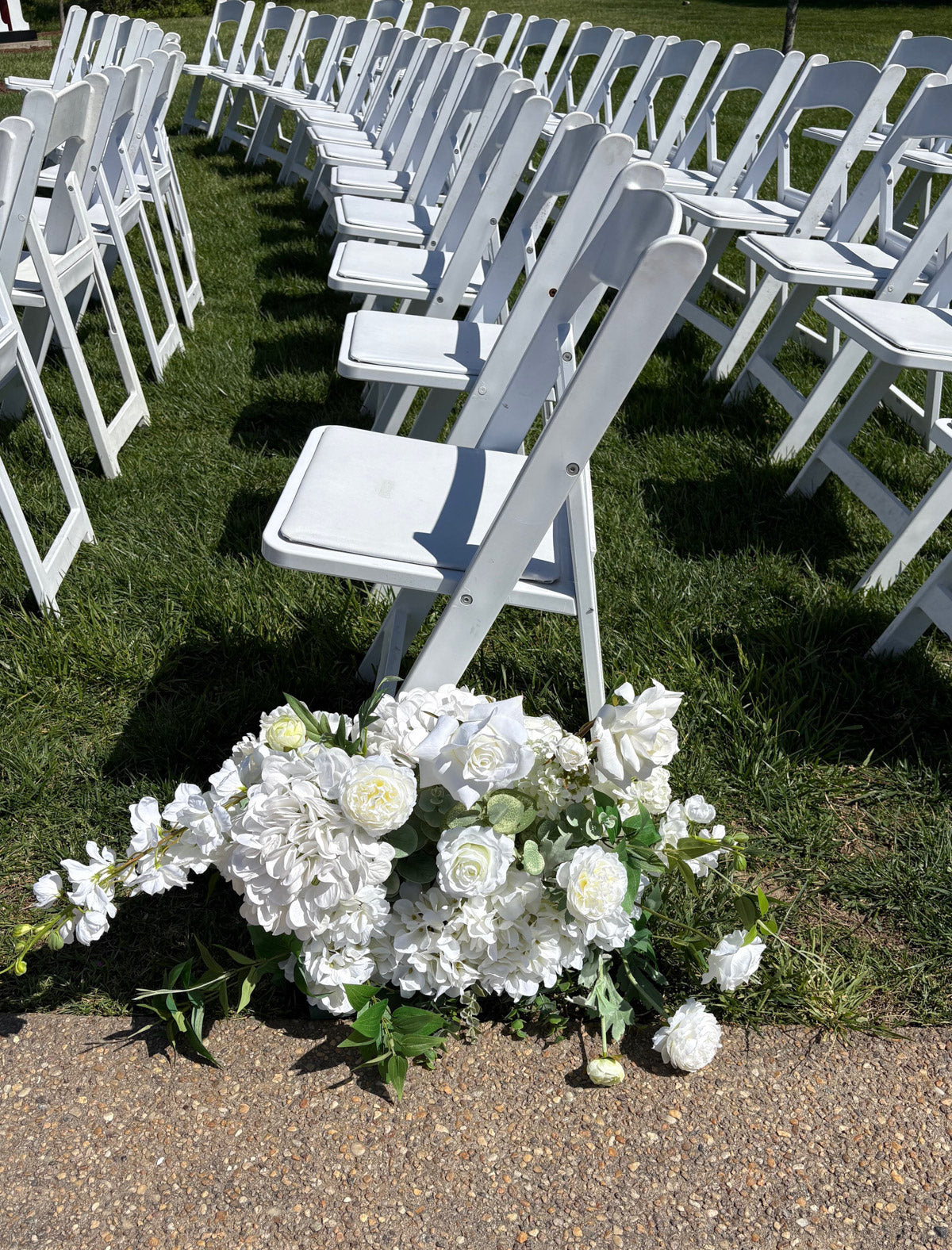 Ivory Garden Aisle Flowers (Individual)
